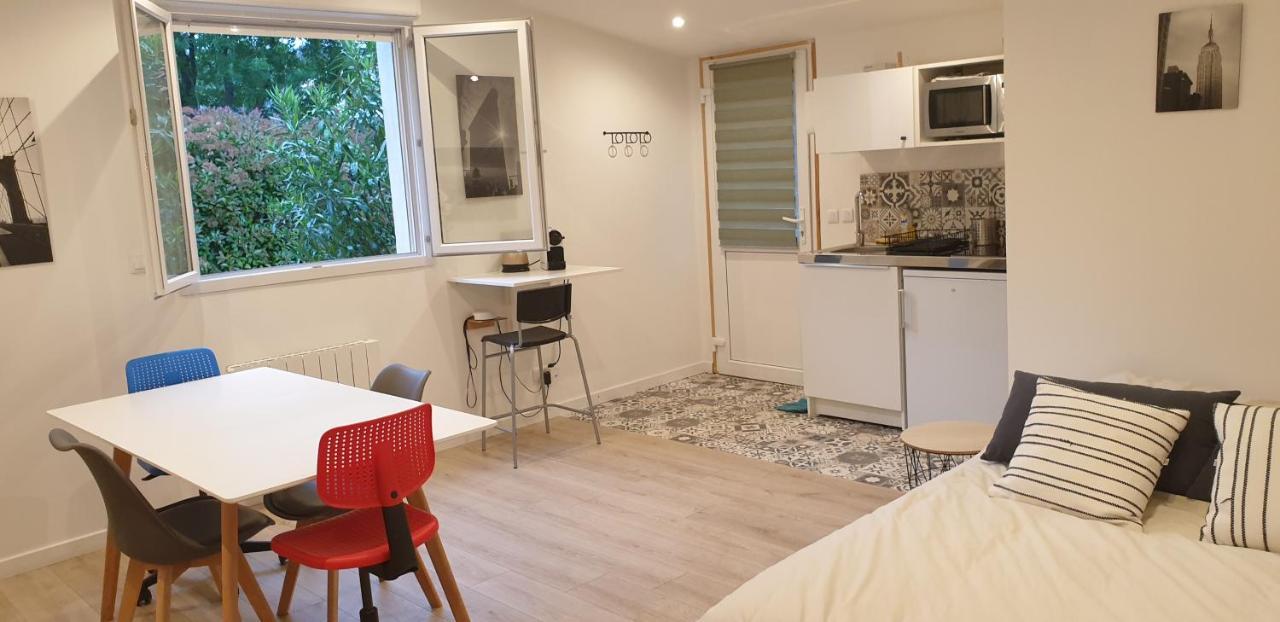 Adorable 25m² Tres Calme Avec Parking Apartment